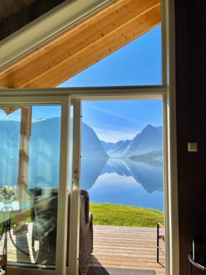 Holiday cabins with unmatched lake view in Jølster